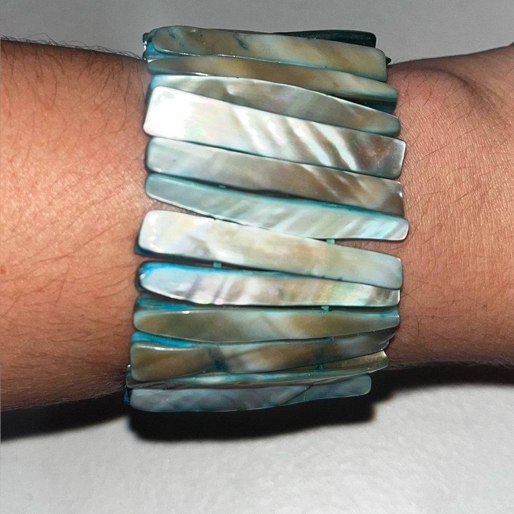 Vintage Abalone‎ Shell Bracelet Wide Stretch Mother Of Pearl Blue Iridescent